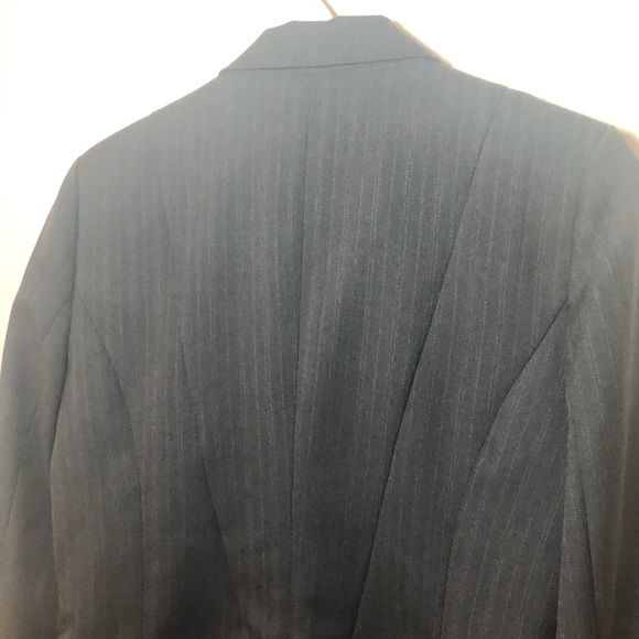 Grey Blazer - Picture 4 of 10